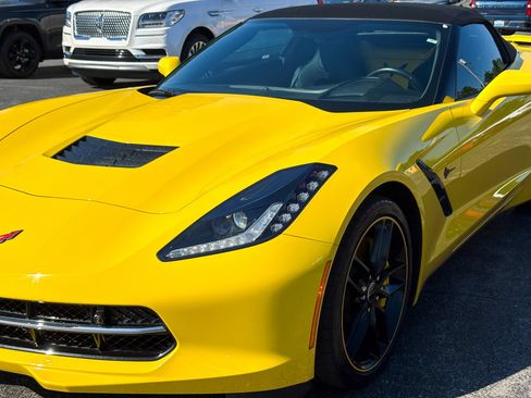 Used 2018 Chevrolet Corvette Stingray Convertible RWD image 9