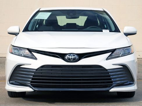 Used 2022 Toyota Camry LE FWD image 6