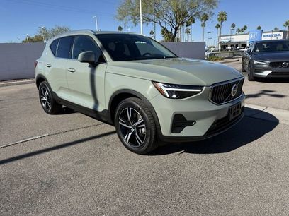 Used 2025 Volvo XC40 B5 Core