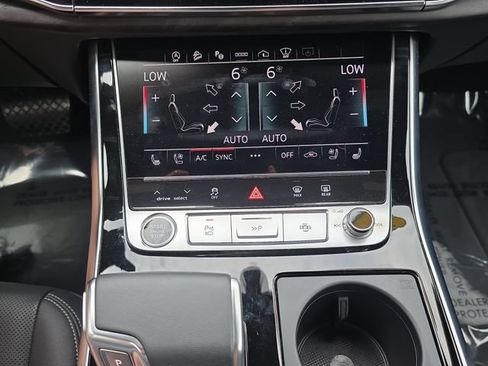 Used 2023 Audi Q8 Prestige AWD/4WD image 25
