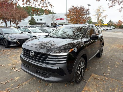 New 2026 Nissan Kicks SV image 3