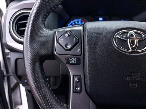 Used 2021 Toyota Tacoma TRD Off-Road w/ Technology Package RWD image 31