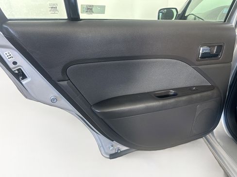 Used 2011 Ford Fusion SE w/ 202A Rapid Spec Order Code FWD image 24