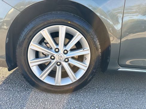 Used 2012 Toyota Camry image 9