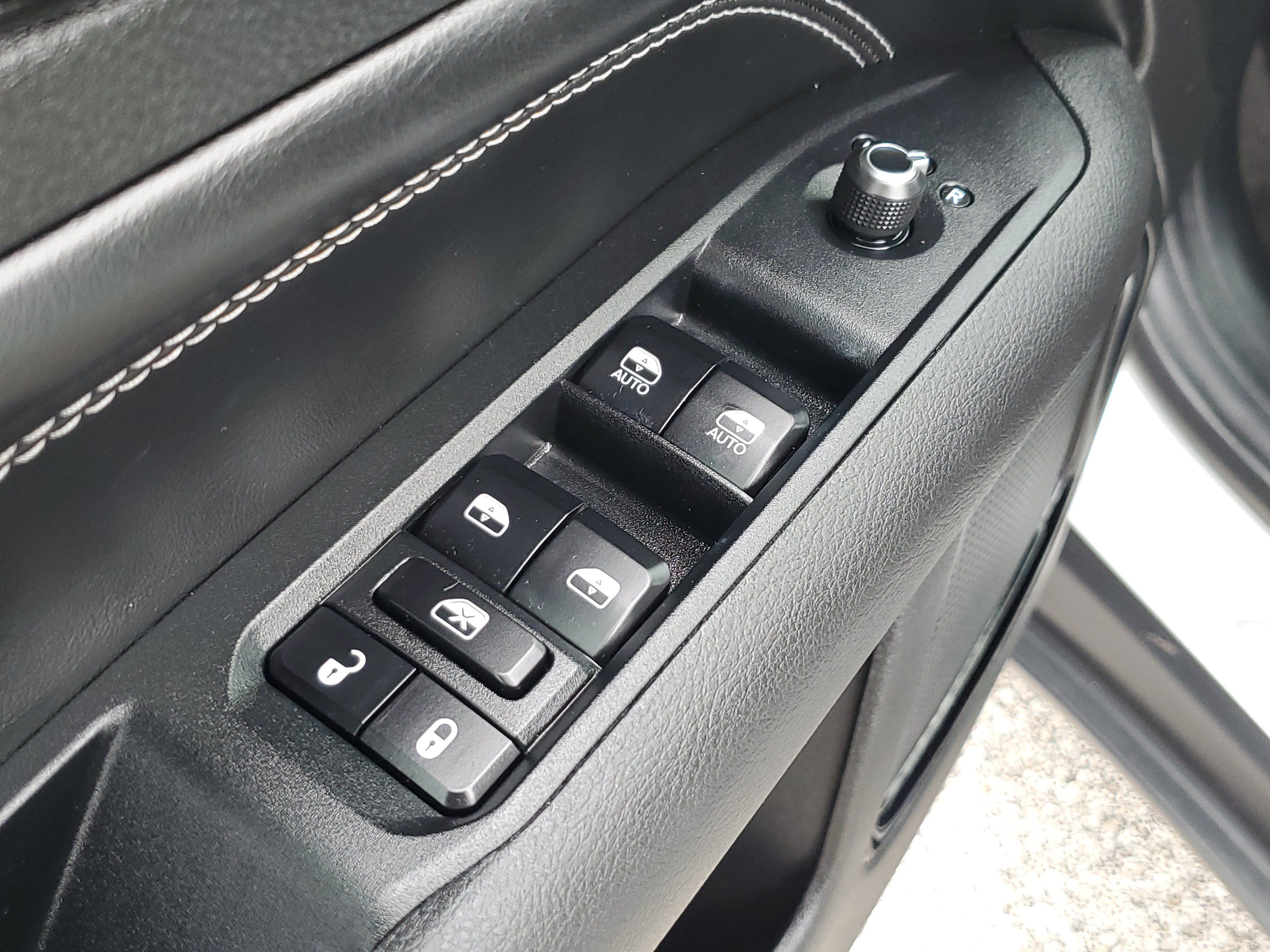 Used 2023 Jeep Compass Latitude AWD/4WD image 19