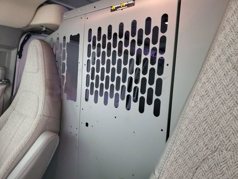 Used 2018 Chevrolet Express 2500 w/ Driver Convenience Package RWD image 17