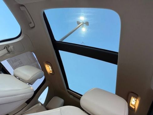 Used 2017 Lincoln MKC Reserve w/ Lincoln MKC Climate Package image 4