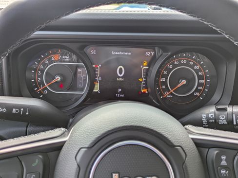 New 2026 Jeep Wrangler Unlimited Rubicon AWD/4WD image 18