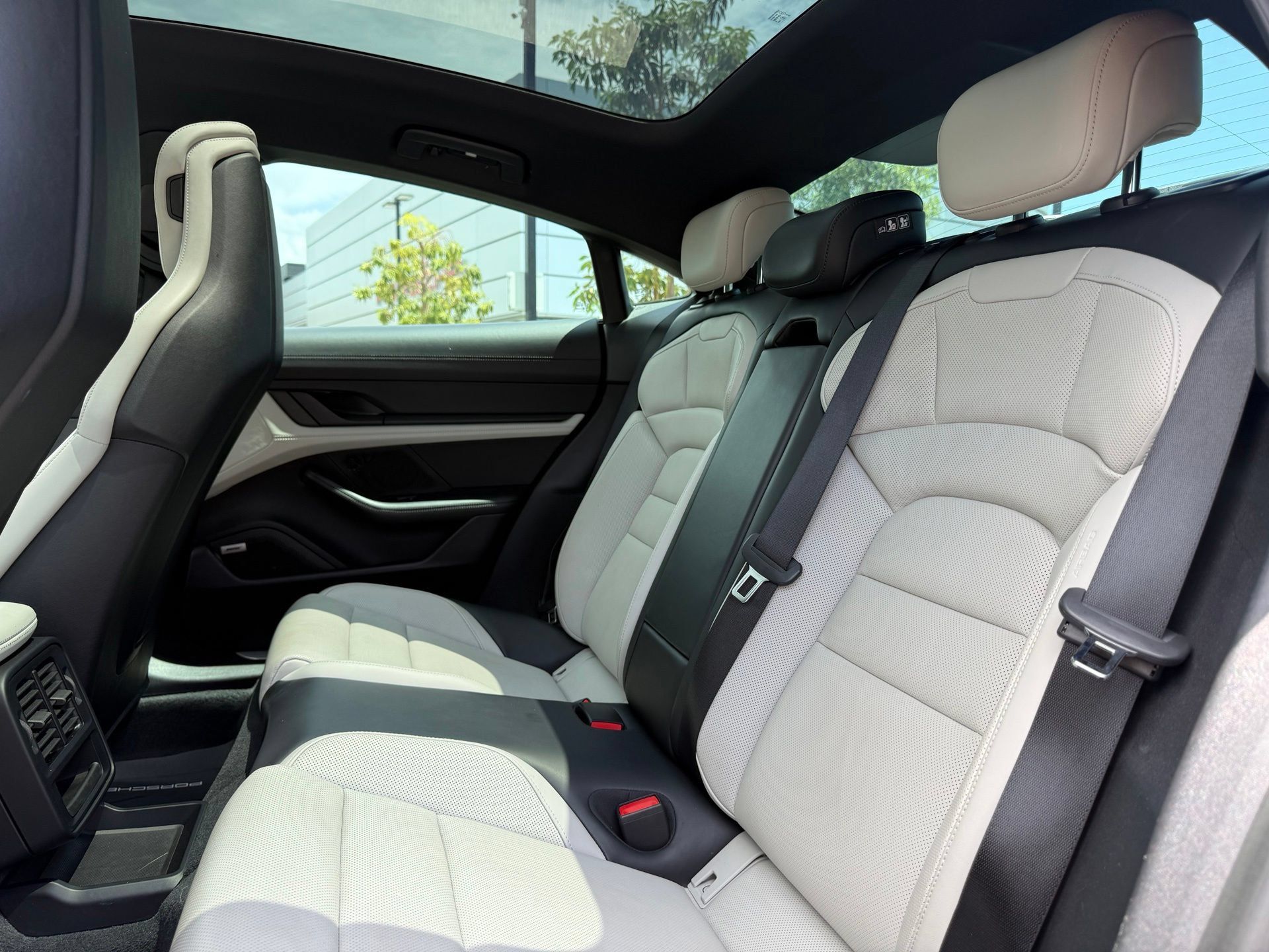Certified 2023 Porsche Taycan 4S w/ Premium Package AWD/4WD image 30