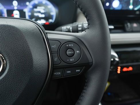 Used 2025 Toyota RAV4 Limited image 25