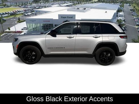 Certified 2023 Jeep Grand Cherokee Altitude AWD/4WD image 9
