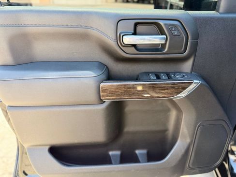 Used 2021 GMC Sierra 2500 SLE w/ SLE Value Package; AWD/4WD image 7