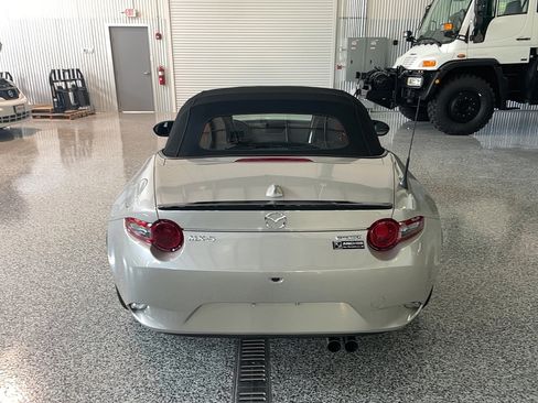 Used 2023 MAZDA MX-5 Miata Club RWD image 26