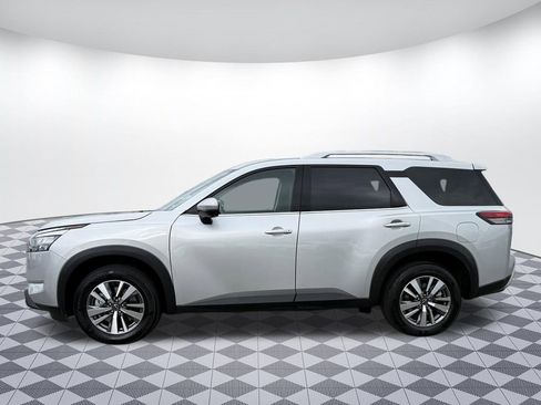 Used 2025 Nissan Pathfinder SL AWD/4WD image 4