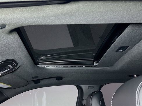 New 2025 Jeep Grand Cherokee Altitude image 25