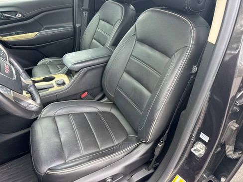Used 2019 GMC Acadia Denali w/ Technology Package AWD/4WD image 31