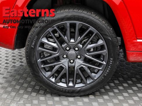 Used 2023 Jeep Compass Limited image 30