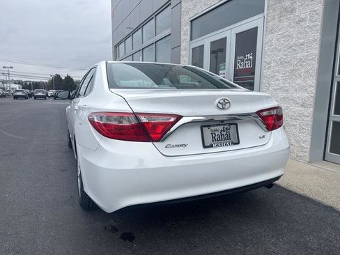 Certified 2017 Toyota Camry LE image 5