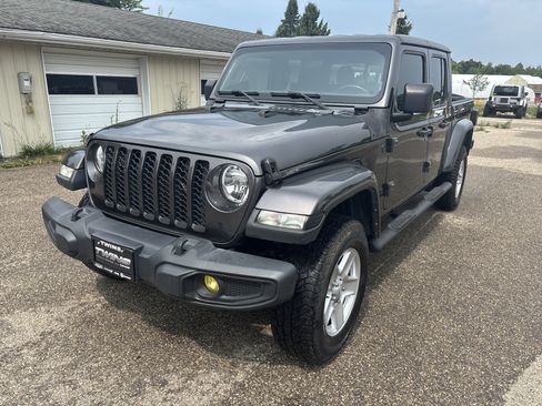 Used 2022 Jeep Gladiator Sport AWD/4WD image 9