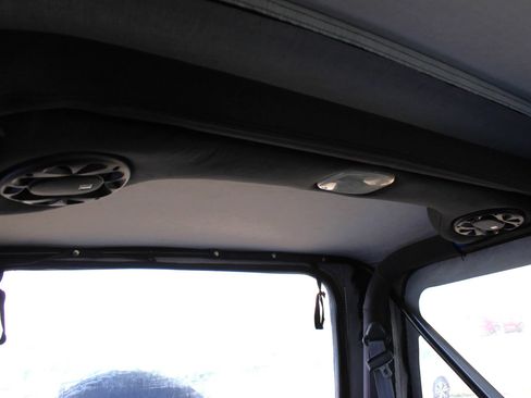 Used 2002 Jeep Wrangler X AWD/4WD image 21