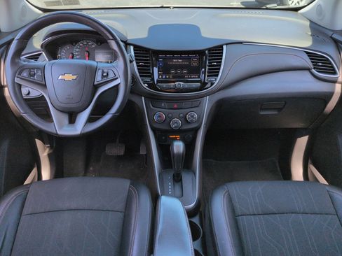 Used 2022 Chevrolet Trax LT w/ LT Convenience Package image 20