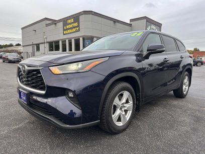 Used 2022 Toyota Highlander LE