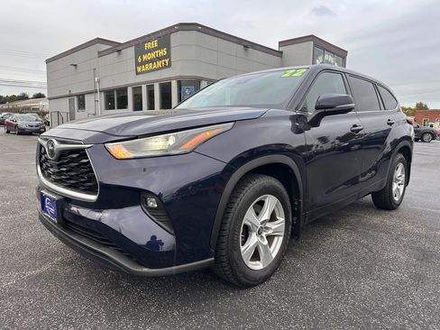 Used 2022 Toyota Highlander LE image 1