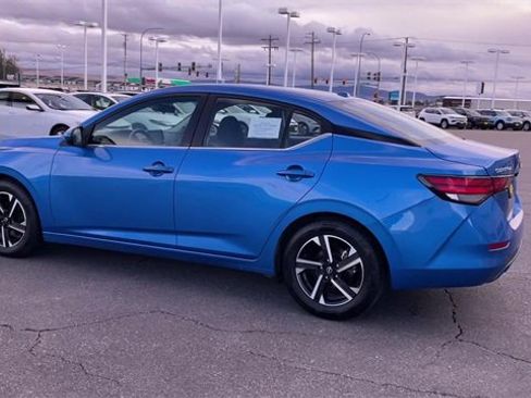 Used 2024 Nissan Sentra SV image 7