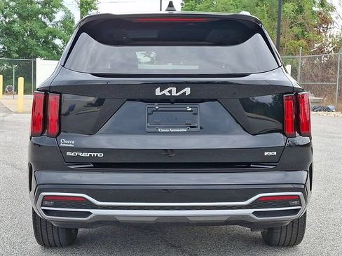Used 2023 Kia Sorento SX AWD/4WD image 8