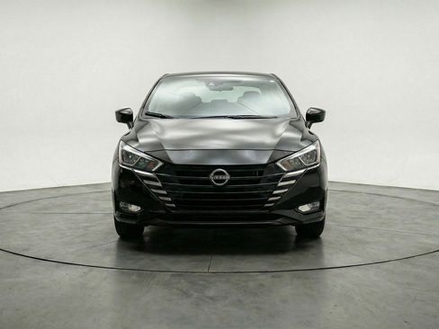 Used 2025 Nissan Versa SV FWD image 2