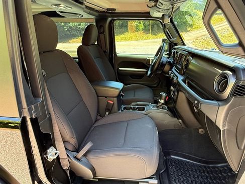 Used 2021 Jeep Wrangler Sport AWD/4WD image 16