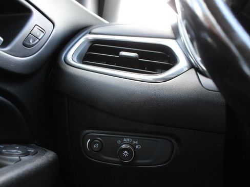 Used 2019 Chevrolet Equinox LT w/ Driver Convenience Package FWD image 25