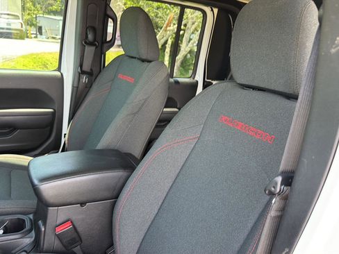 Used 2024 Jeep Gladiator Rubicon w/ Convenience Group AWD/4WD image 29