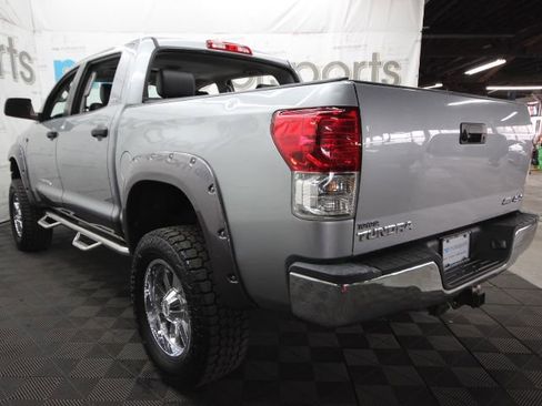 Used 2013 Toyota Tundra 4x4 CrewMax image 3