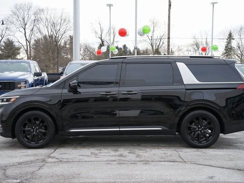 Used 2024 Kia Carnival SX image 4