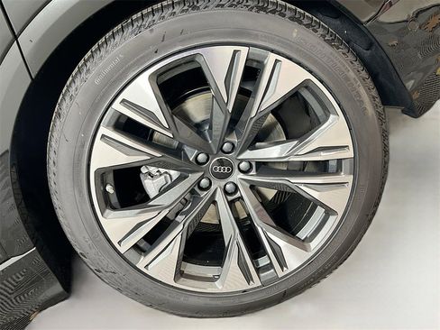 New 2026 Audi Q8 Premium Plus image 31