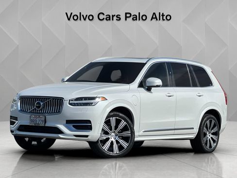 Certified 2025 Volvo XC90 T8 Ultra w/ Protection Package Premier AWD/4WD image 2