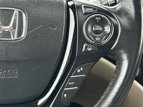 Used 2017 Honda Pilot Touring image 29