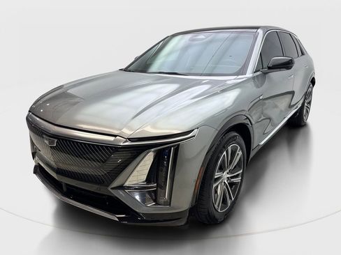 Used 2024 Cadillac Lyriq Luxury RWD image 2