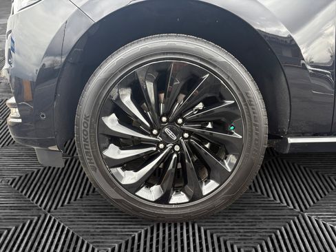 Certified 2021 Lincoln Navigator Reserve image 14