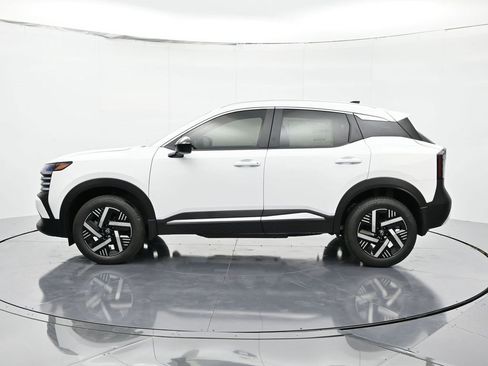 New 2026 Nissan Kicks SV image 8