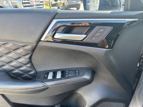 Used 2023 Mitsubishi Outlander SEL Black Edition AWD/4WD image 11
