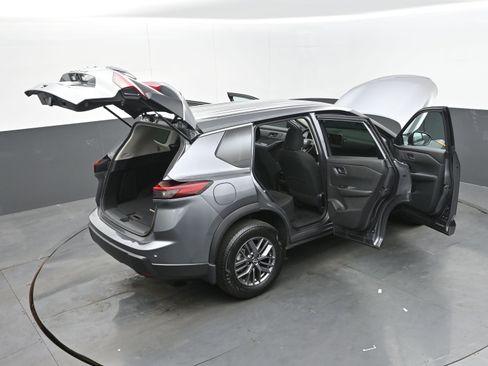 Certified 2025 Nissan Rogue S image 43