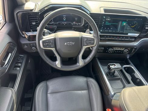 Used 2023 Chevrolet Silverado 1500 LT Trail Boss w/ LT Trail Boss Premium Package AWD/4WD image 18