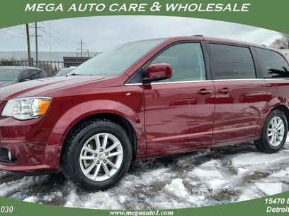 Used 2019 Dodge Grand Caravan SXT w/ Rear Park Assist Package