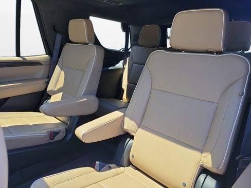 Used 2024 Chevrolet Tahoe Premier w/ Premium Package 2 image 14