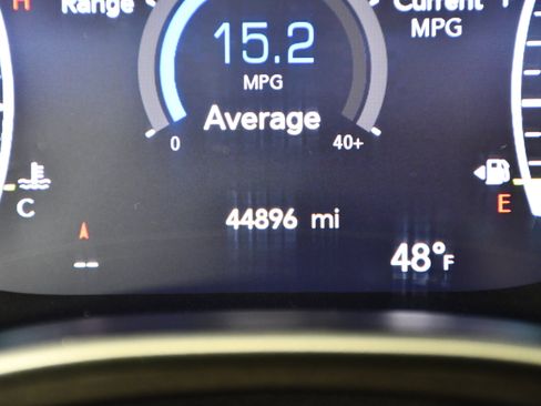 Used 2022 Chrysler Pacifica Touring-L FWD image 17