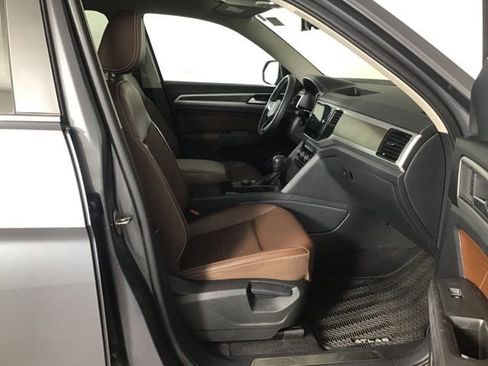 Used 2023 Volkswagen Atlas SE AWD/4WD image 24