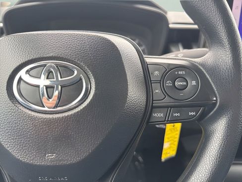 Used 2025 Toyota Corolla LE FWD image 15