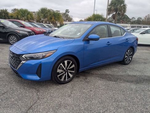 Used 2025 Nissan Sentra SV w/ SV Premium Package FWD image 8